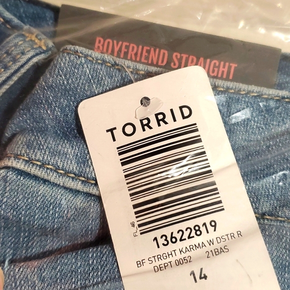 ❤️NWT VINTAGE TORRID JEANS - BOYFRIEND STRAIGHT DISTRESSED - STRETCH MID RISE - Picture 10 of 16